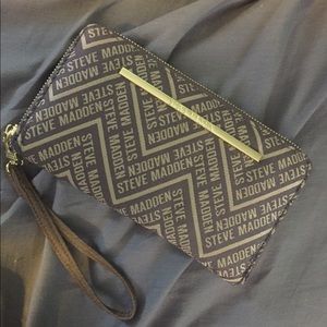 Steve Madden wristlet